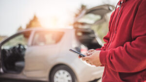 Are Cell Phones Always Dangerous for Drivers? Learn Situations in Which They Can Be Very Useful in a Car Accident